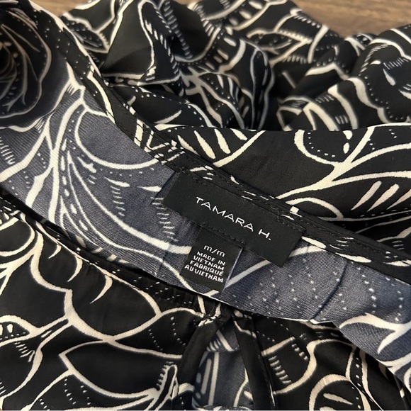 ❤️ Tamara H Chic Black and White Leaf Pattern Blouse M - Picture 5 of 10